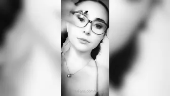 emilyhill cute babe in stockings massages vagina with hand
