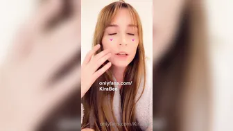 kirabee spectacular babe jerks off anus