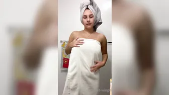just wingit busty jerk off