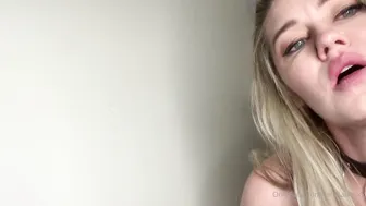 lanajadexxx adult skin masturbates with fingers