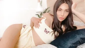 fiamurrph beautiful  cam girl  plays with sex toy