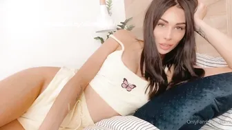 fiamurrph beautiful  cam girl  plays with sex toy