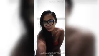 kamallababe shows how deep a toy can be in your mouth