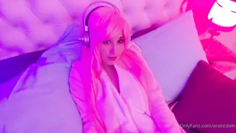 eroticdoki thin skin sucks rubber dick