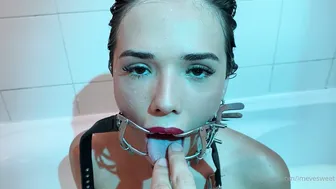 imevesweet tasty babe fucks both holes