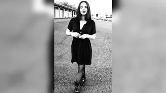 imevesweet babe undressed and started jerking off