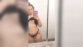 annabelleroars bitch with huge booty caresses hairy cunt