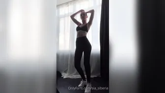Sia Siberia the stubborn slut fucks herself with a phallus