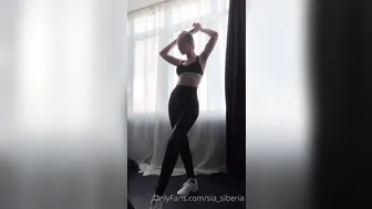 Sia Siberia the stubborn slut fucks herself with a phallus