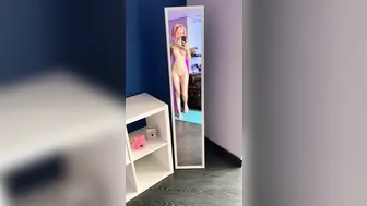 Sia Siberia busty blonde masturbating shaved vagina