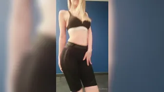 Sia Siberia busty babe fucks herself in her pussy