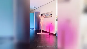 Sia Siberia ardent ladies twirl juicy ass