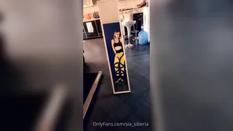 Sia Siberia Sultry chick