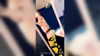 Sia Siberia Sultry chick