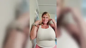 sarenicole busty chick sucks dildo