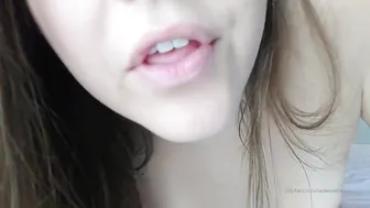 sadieholmes Curly woman