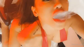 cjmiles onlyfans petite hottie passionately jerks off her cunt