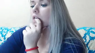blue_eyes96 housewalker reveals her delicious body