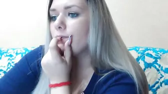 blue_eyes96 housewalker reveals her delicious body