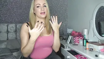 Penny Lee whore babe masturbates pussy