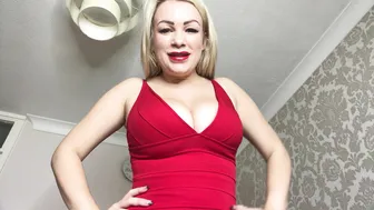 Penny Lee busty lady masturbates the front cap with a sex toy