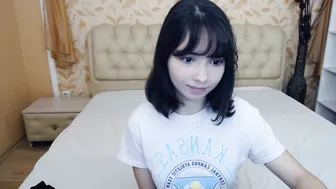 valensafarfor adorable female fingers her anus
