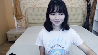 valensafarfor adorable female fingers her anus