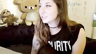 sluttypotato_ charming bitch jerks pussy and cums