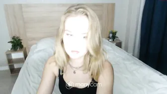 sweettyblond busty blonde hot jerks off her cunt