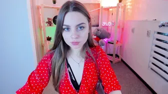rudy_mmm beauty fucks her holes with dildos