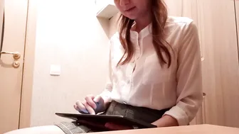 nympho_mmm cute blonde fucks herself with a phallus