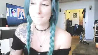 sluttypotato_ So different