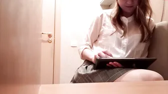 nympho_mmm skinny bitch straddled phallus