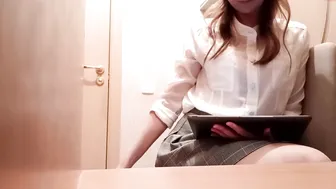 nympho_mmm skinny bitch straddled phallus