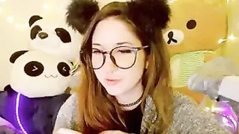 sluttypotato_ fucks herself in red dildo