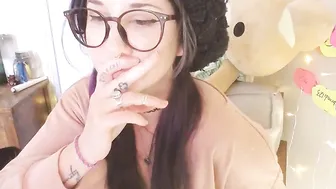 sluttypotato_ naughty slut fucks pussy
