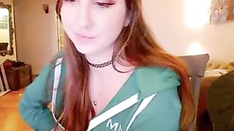 sluttypotato_ busty girl fingering her pussy with a vibrator