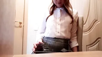 nympho_mmm imposing slut fucks pussy with fingers