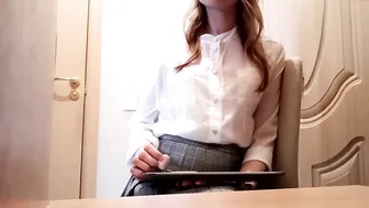 nympho_mmm imposing slut fucks pussy with fingers