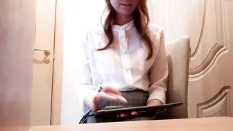 nympho_mmm imposing slut fucks pussy with fingers