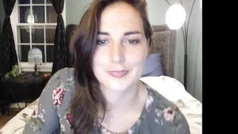 maizy_mae naughty female shows big tits