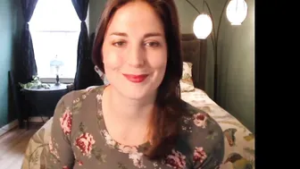 maizy_mae lustful mare rides a dildo