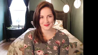 maizy_mae lustful mare rides a dildo