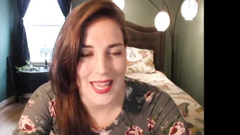 maizy_mae lustful mare rides a dildo