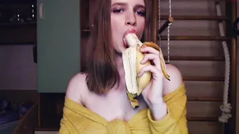 lick_it_up_big_boy rubs and fucks her pussy