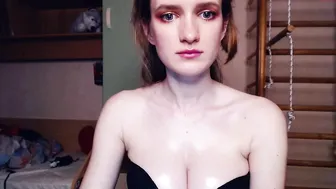 lick_it_up_big_boy hot slut fingering himself