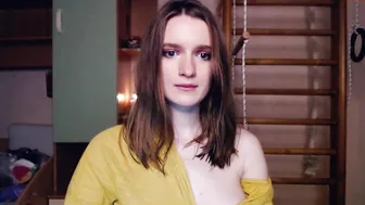 lick_it_up_big_boy Black-haired female