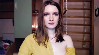 lick_it_up_big_boy Black-haired female