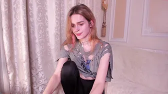 lilybs skinny slut plays with sex toys