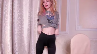 lilybs skinny slut plays with sex toys